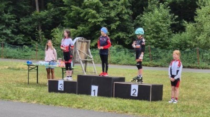 Phoebe bei der Siegerehrung (4. Platz) 