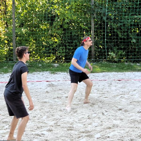Beachvolleyballturnier 2025 in Fuchsmühl: Wiesau Tigers Abwehr
