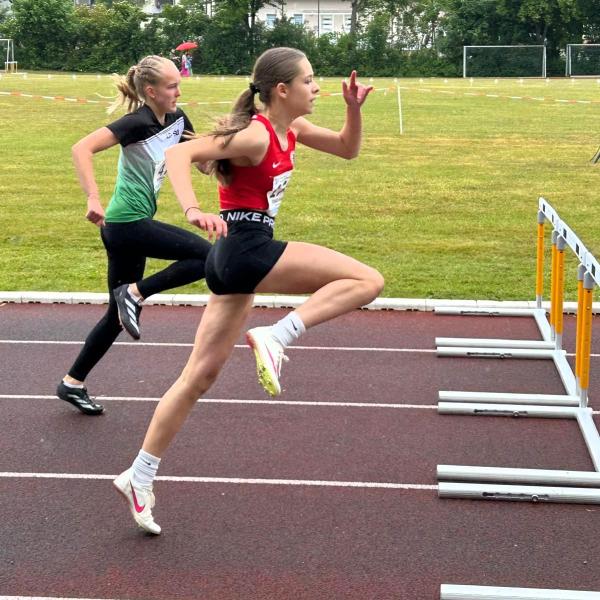 Bayerische Mehrkampfmeisterschaften Leichtathletik, Emma Scharf, Hürden 