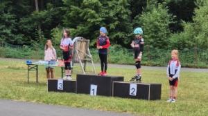 Phoebe bei der Siegerehrung (4. Platz) 